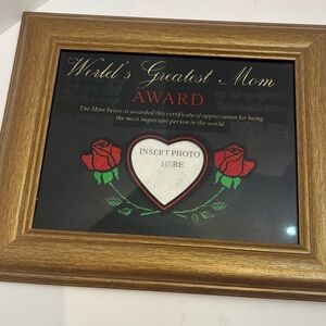 Elegant Gold Frame World’s Greatest Mom Award with Red Rose Design
